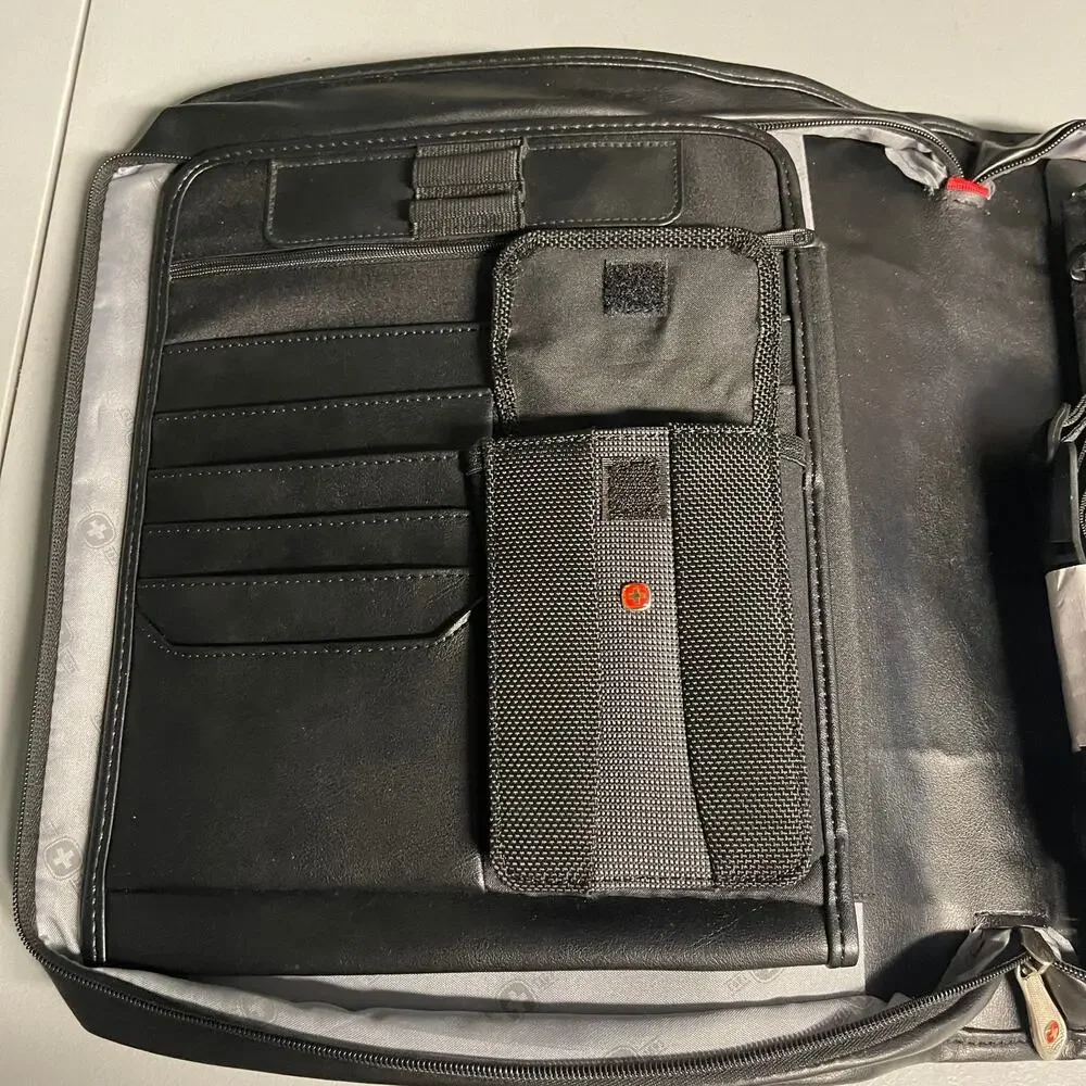 NWT Wenger SwissGear The ELANTRA Laptop Messenger Bag 13
